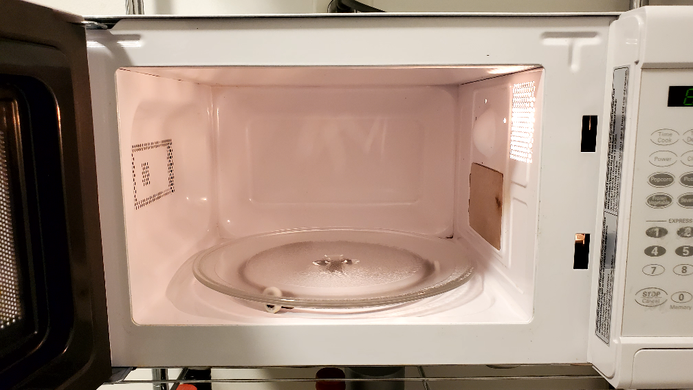 [Used] Master Chef Countertop Microwave - photo 2