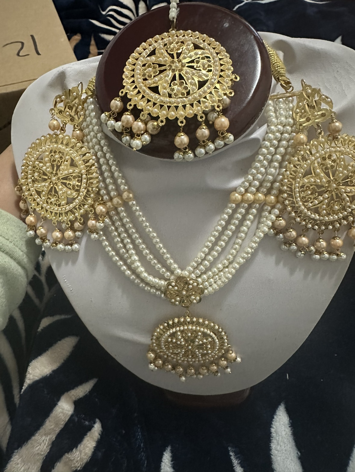 Jewellery thumbnail