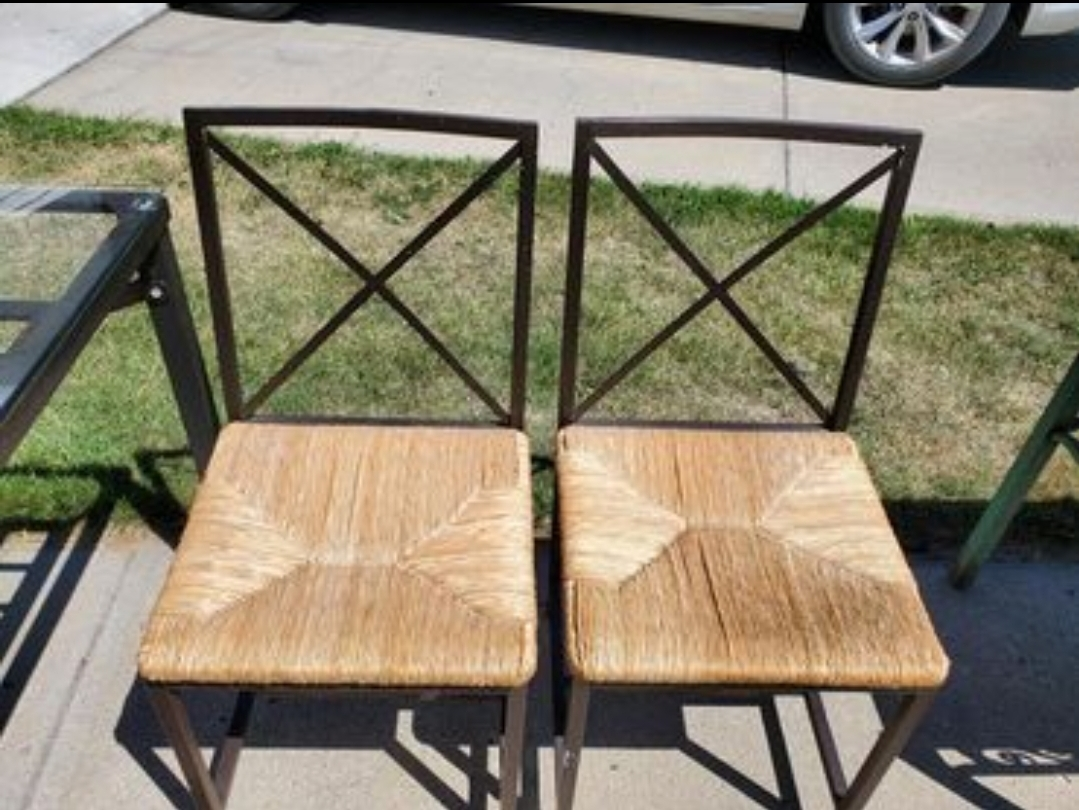 Iron and Glass Table w/ 4  Iron and Wicker Chairs - photo 2