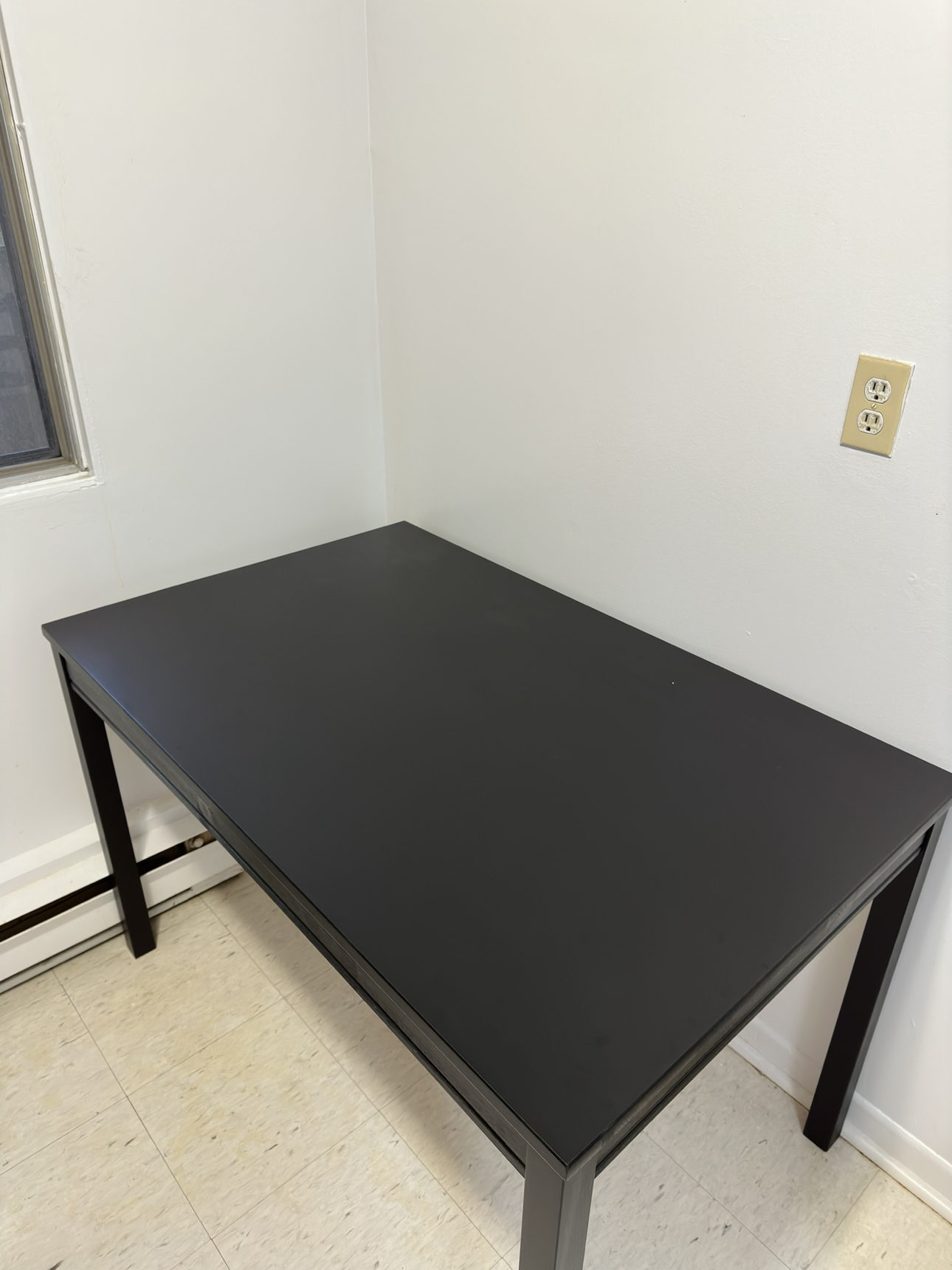 Table and 4 chairs - photo 2