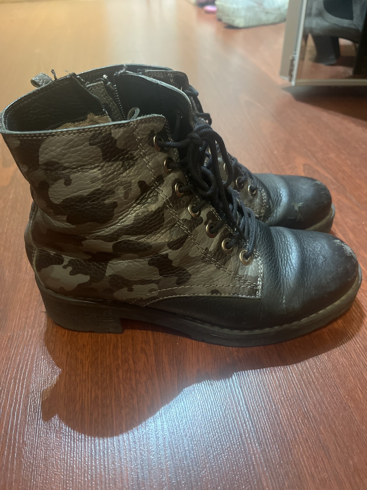 WINTER BOOTS image indicator(2)