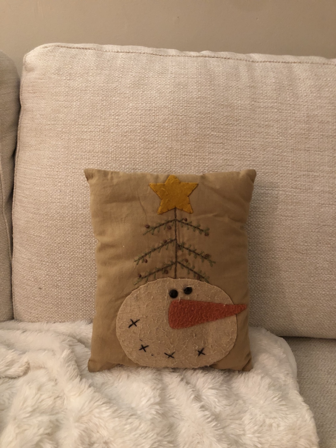 Snowman Rustic Pillow 🎁
