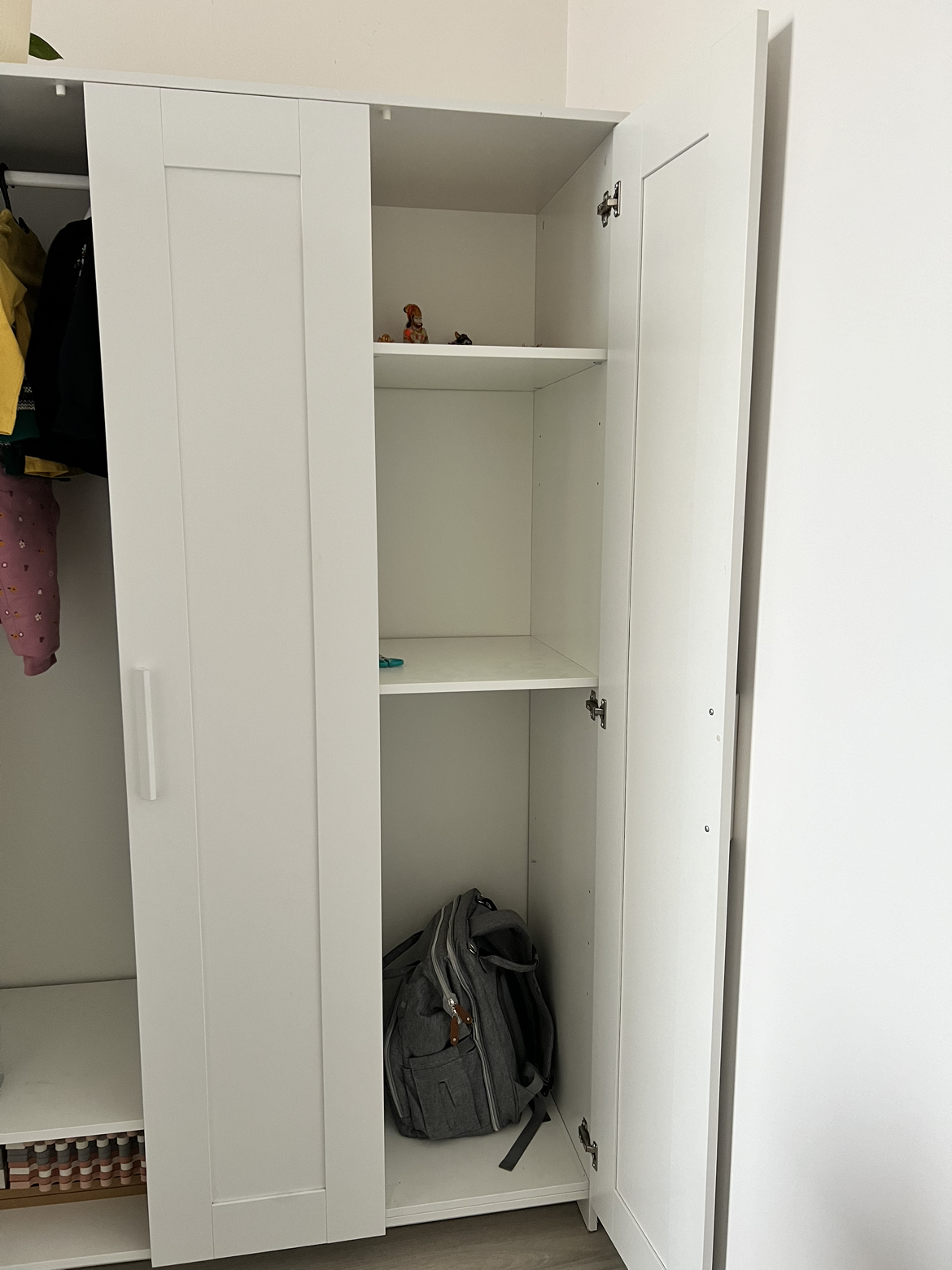 Ikea BRIMNES wardrobe with 3 doors - photo 3