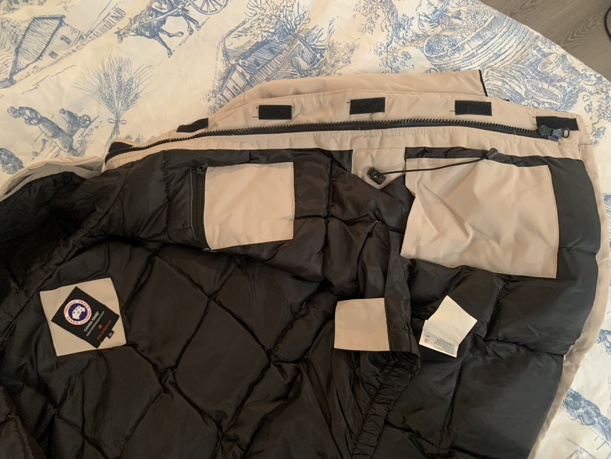 Canada goose jacket women szM / men’s sz xs - photo 4