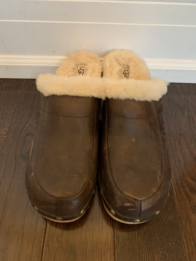 UGG clogs thumbnail