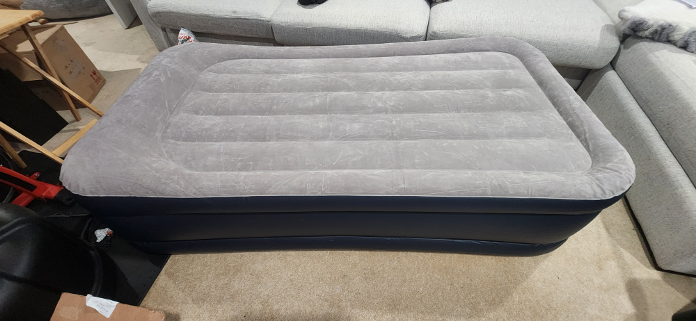 Air mattress -Twin size - photo 2