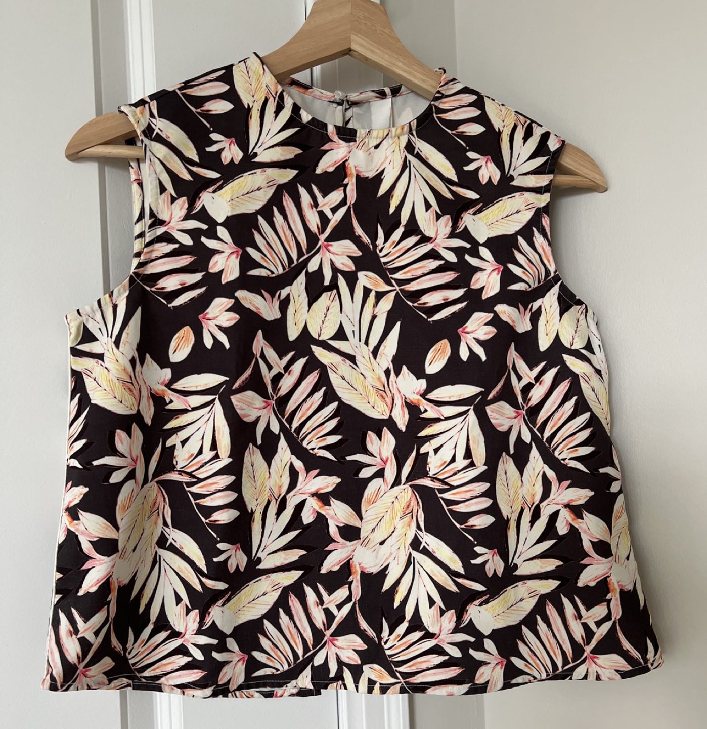 Floral Print Round-Neck Top with Tie-Up thumbnail