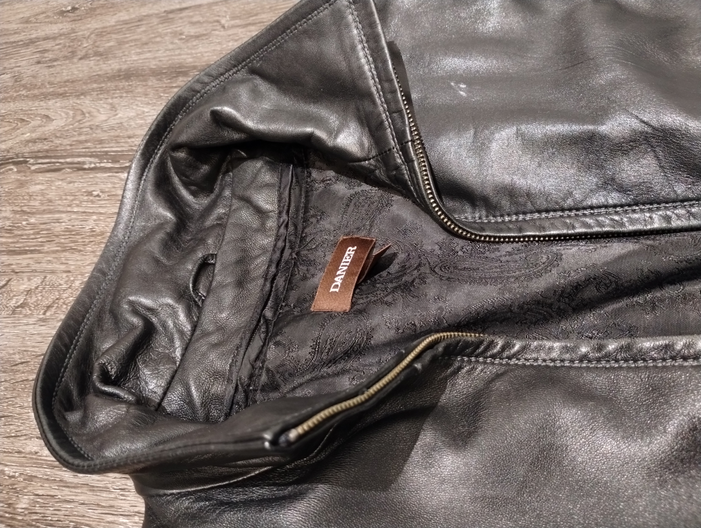 Women's Danier Genuine Leather jacket with removable vest - photo 2