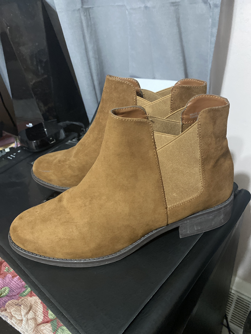 Ladies boots thumbnail