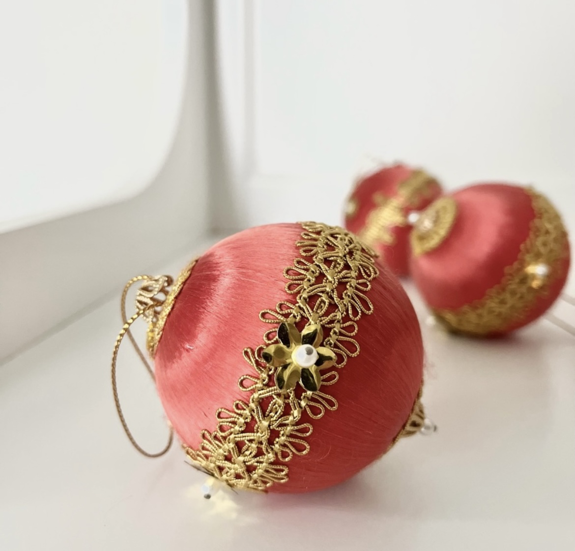 Vintage ornaments image indicator(3)