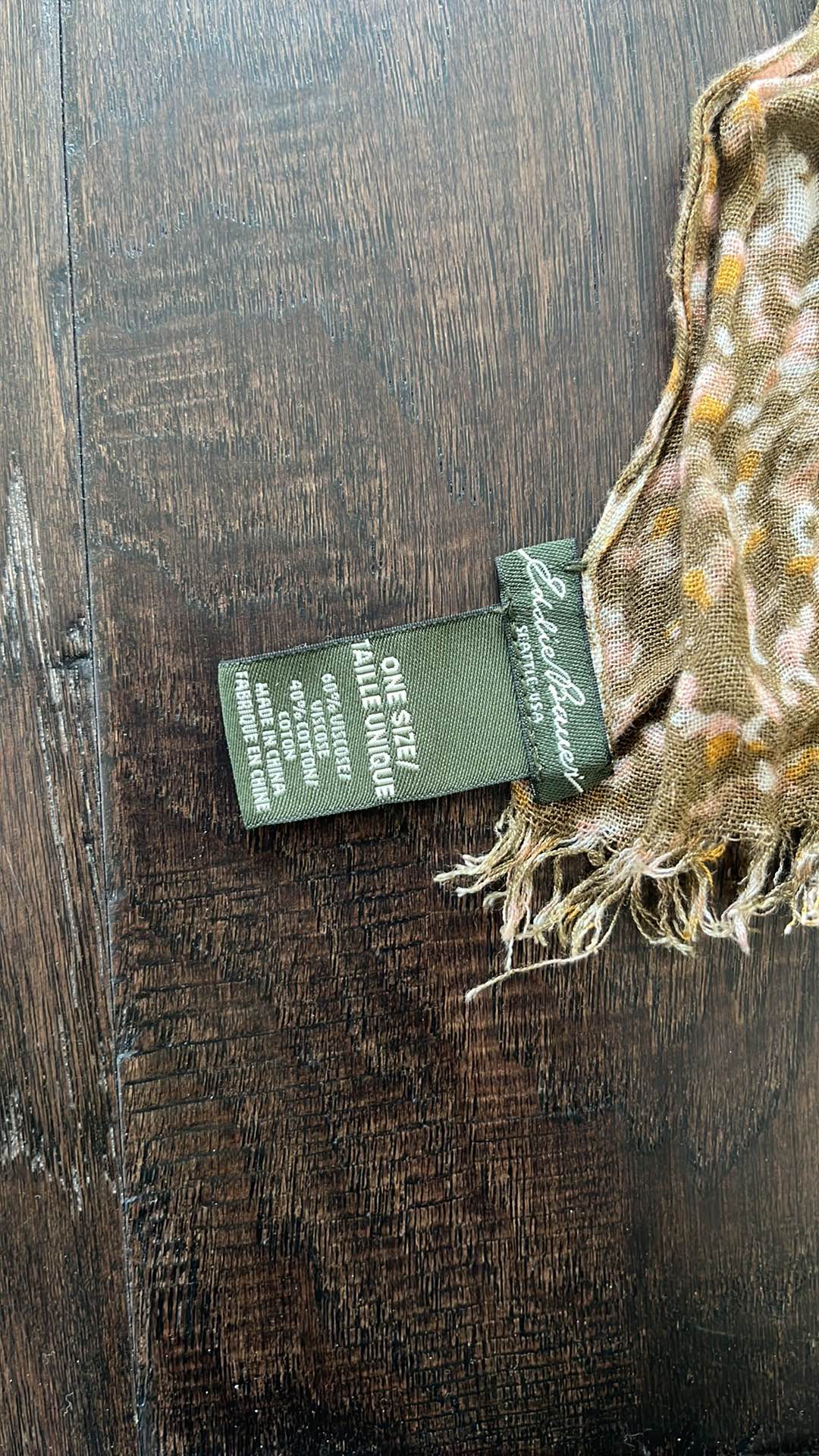 Eddie Bauer scarf image indicator(2)