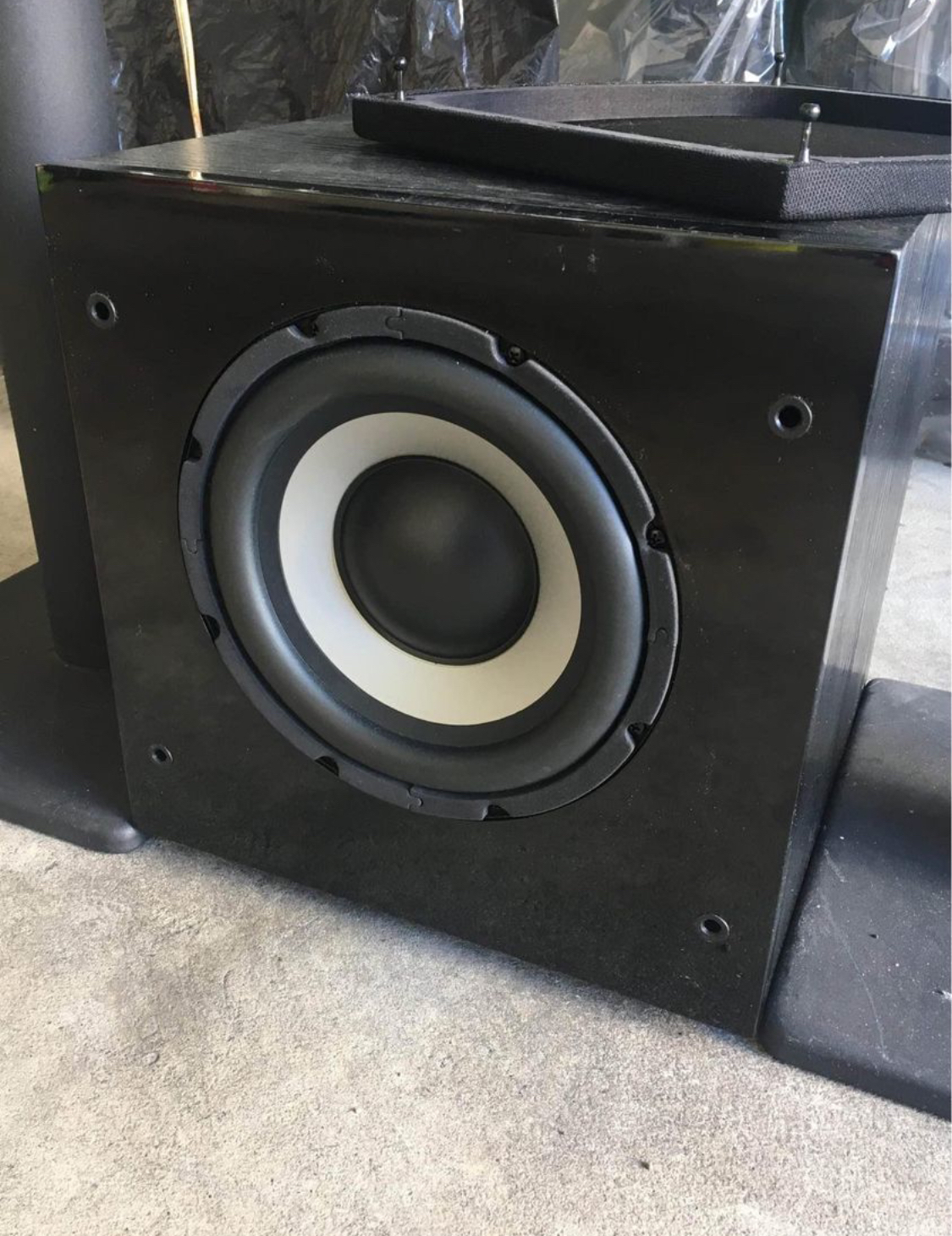 Soundstage 200W 8” Subwoofer for Home Audio thumbnail