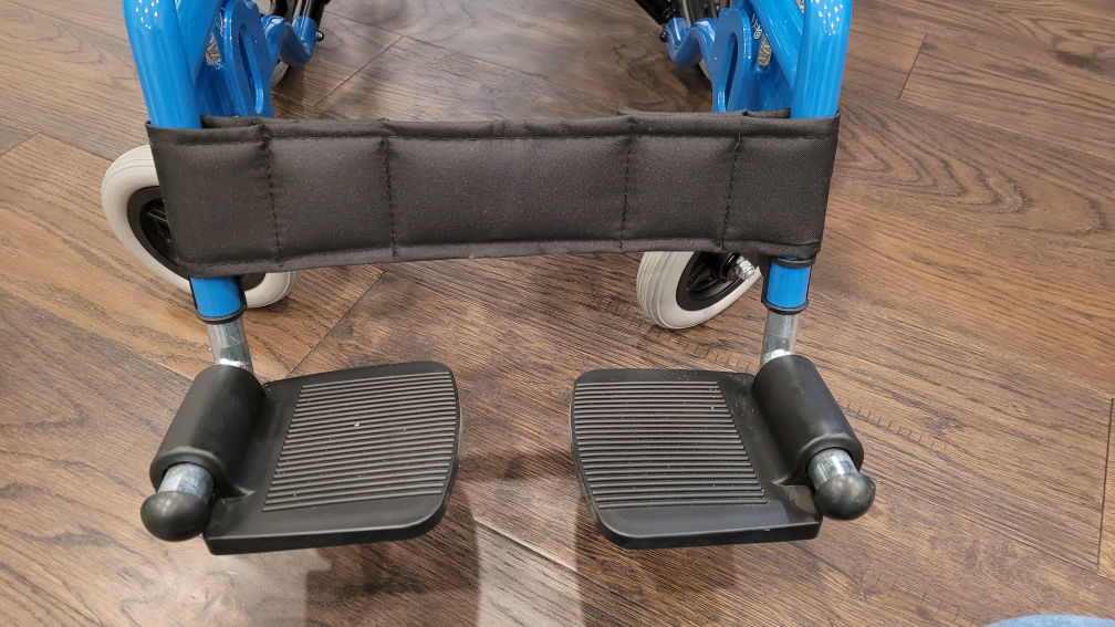 Wheelchair for child or smaller Adult - photo 4