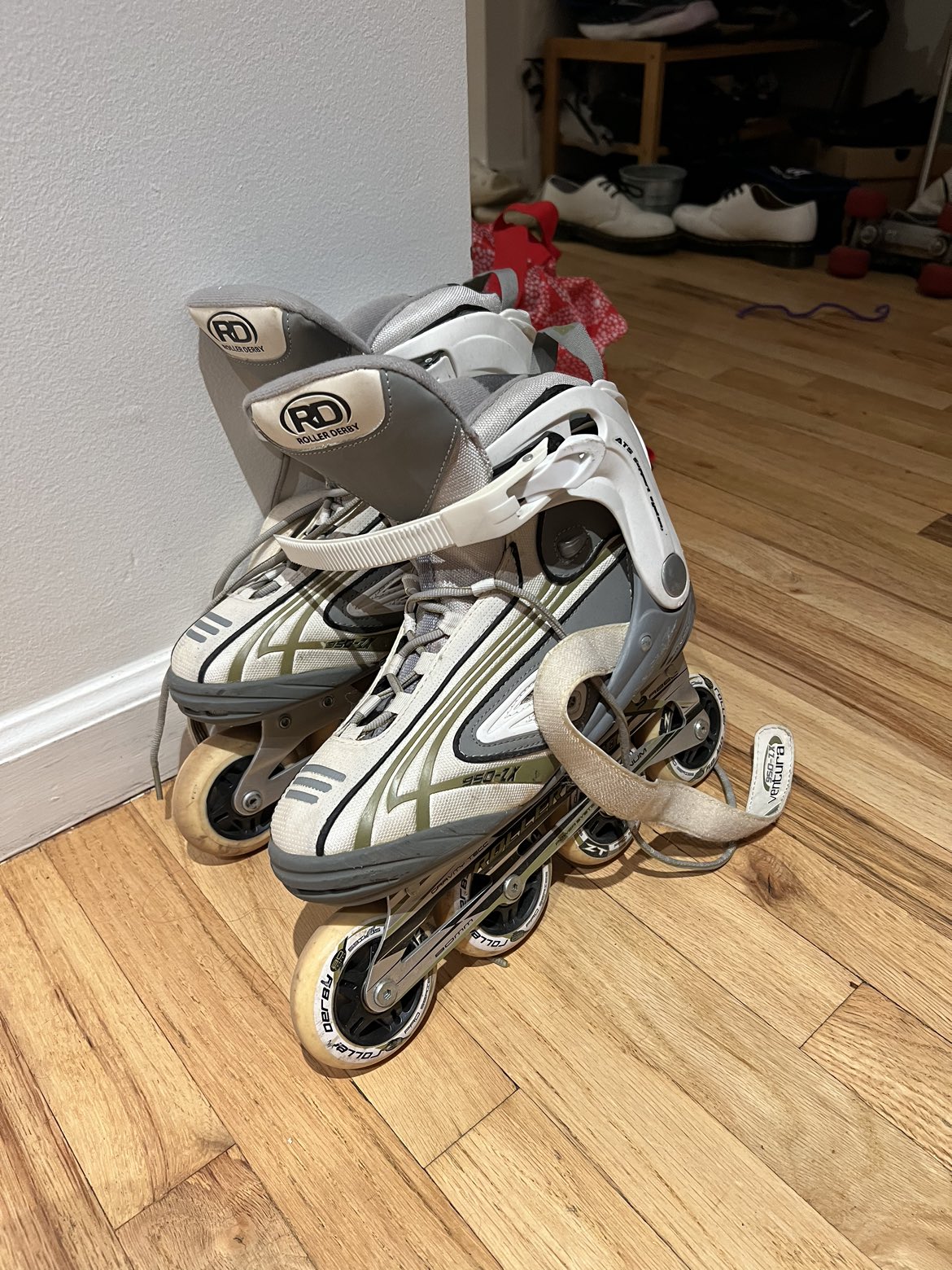 Women rollerblades size W7