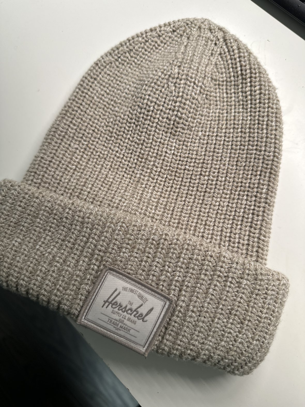 Herschel winter hat $10 - photo 2