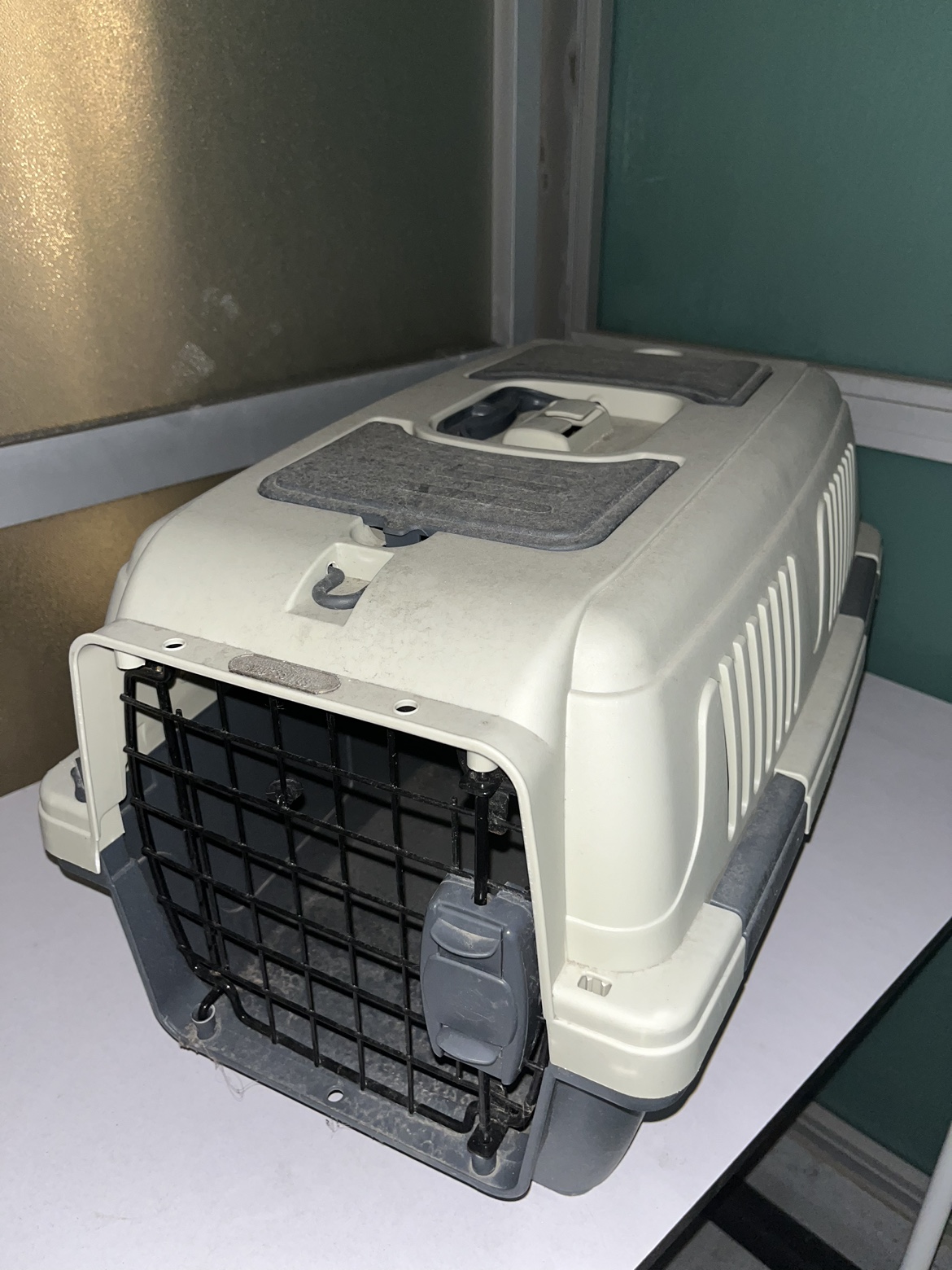Plastic Kennel/Dog Cage for travel thumbnail