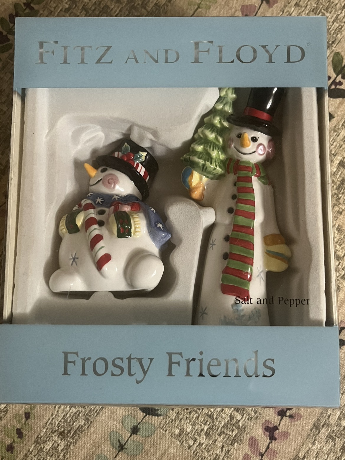 Fritz and Floyd Frosty Friends Salt and pepper shakers thumbnail