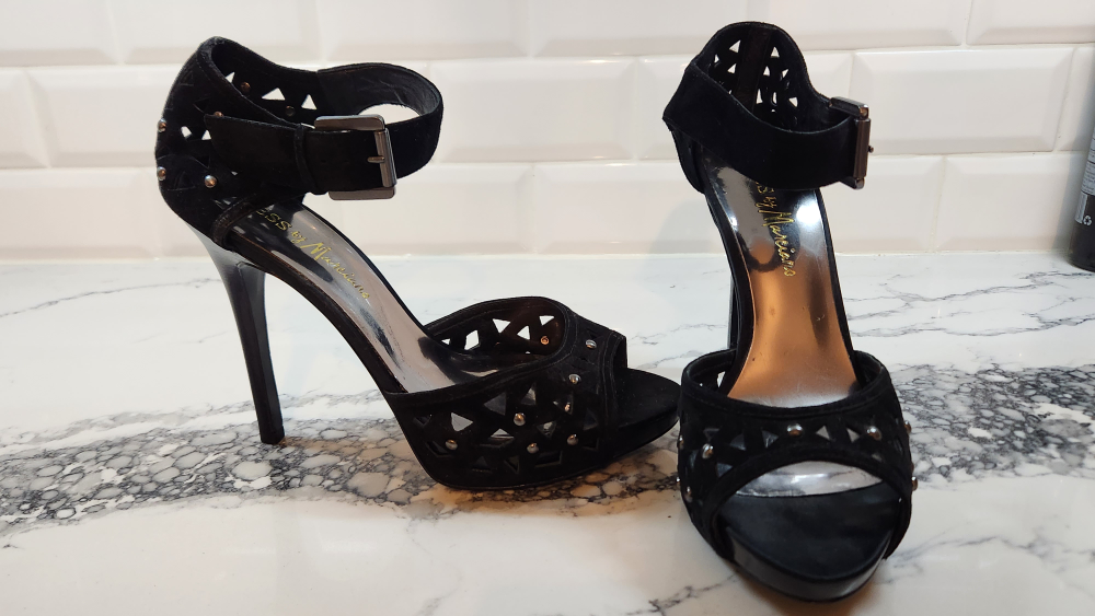 Guess by Marciano cut out black heels size 10 thumbnail