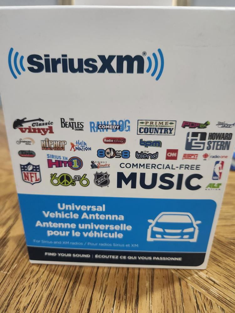New SiriusXM Universal Vehicle Antenna #freecycle thumbnail