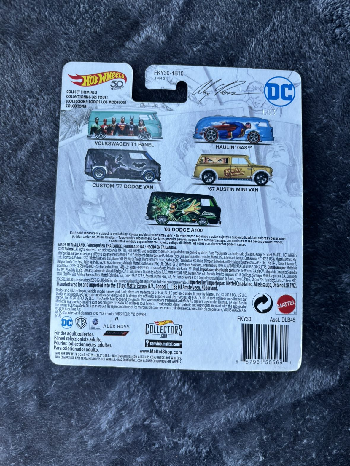 HOT WHEELS DC JUSTICE LEAGUE VOLKSWAGEN T1 PANEL - photo 2