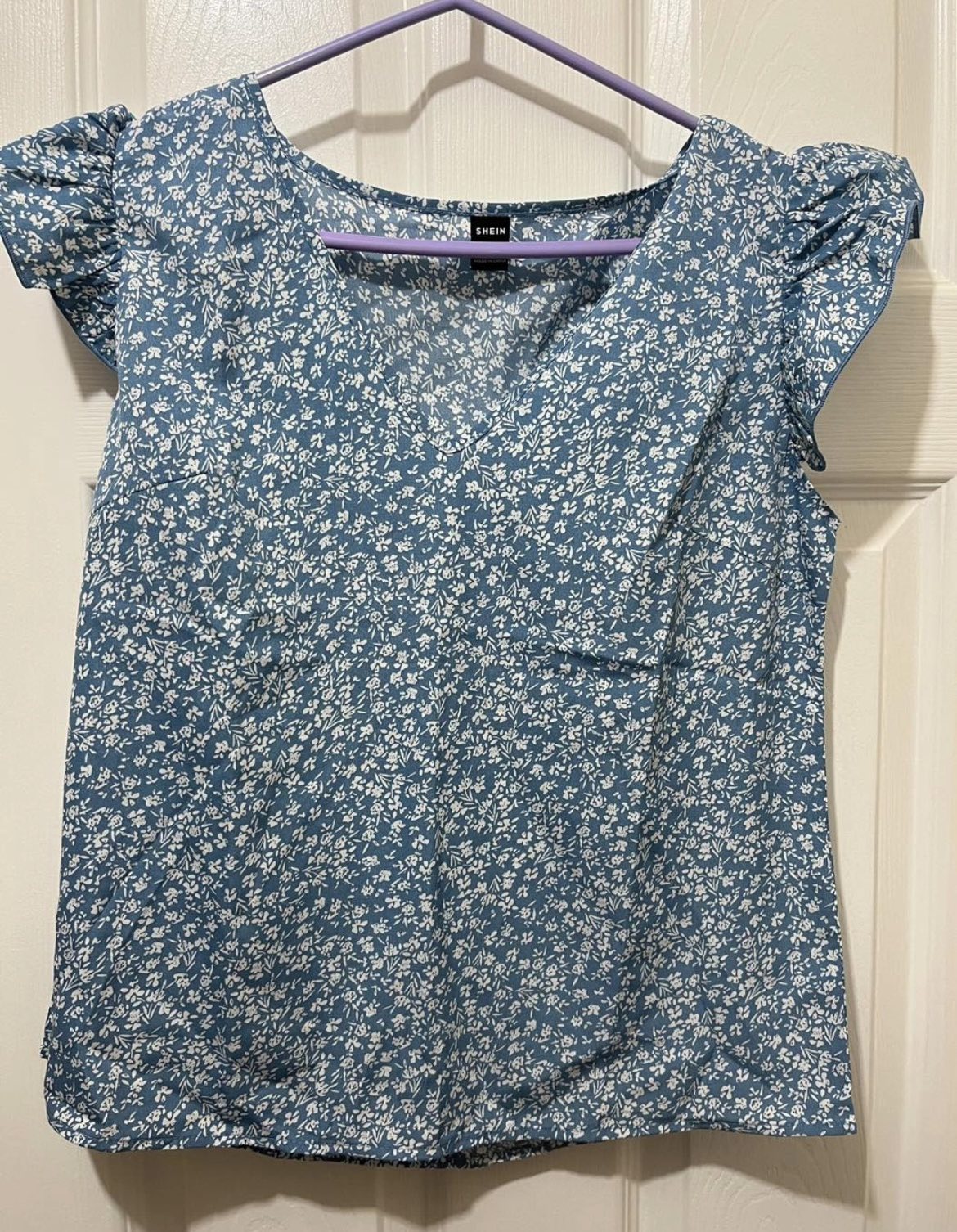 Ruffle Trim Ditsy Floral Top Size S