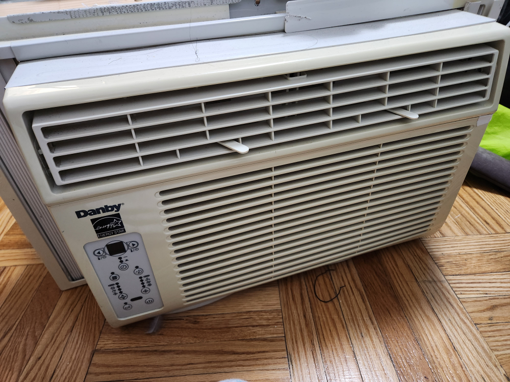 Used Window Uni Air conditioner.