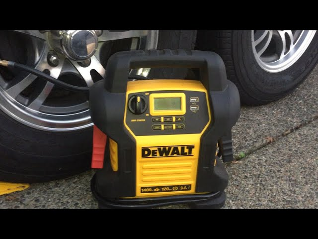 DEWALT DXAEJ14 Digital Portable Power Station Jump Starter