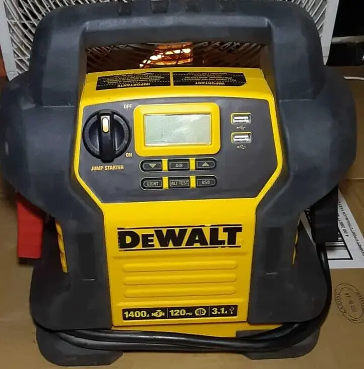 DEWALT DXAEJ14 Digital Portable Power Station Jump Starter - photo 2