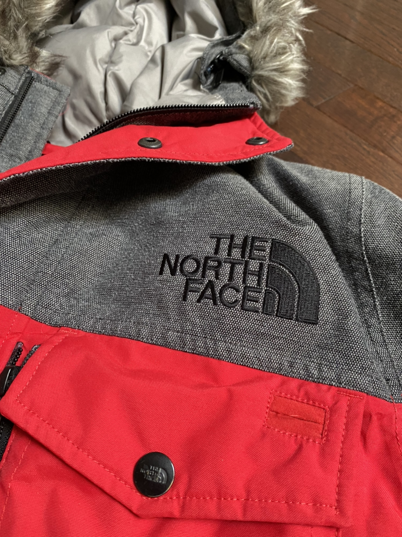 LIKE NEW Mens North Face winter jacket - Small image indicator(2)