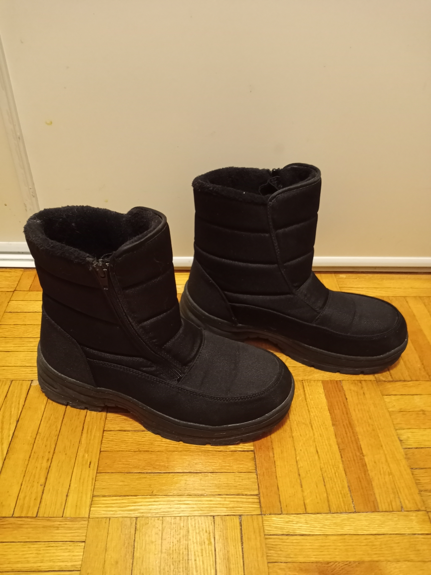 Winter zip-up boots, men's size 9