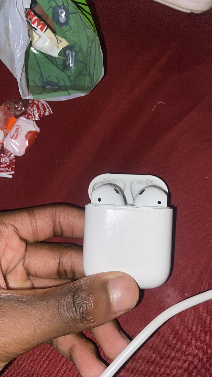 2nd Gen AirPods - photo 4