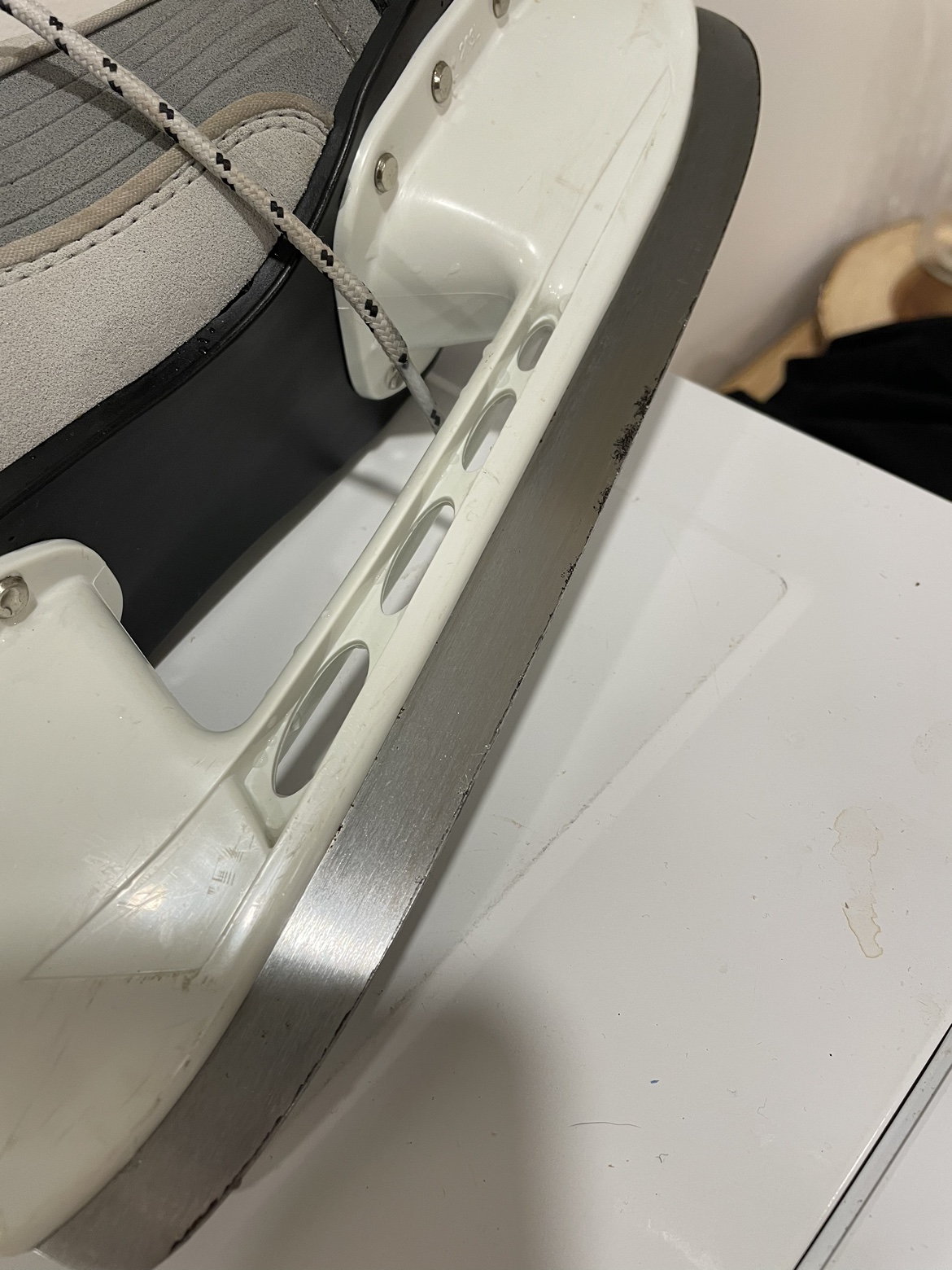 Free skates, mens size 8 image indicator(4)