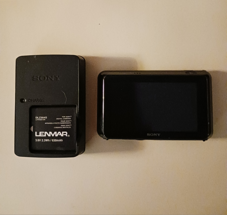 🏒Sony Digital Camera DSC-T99 with charger thumbnail
