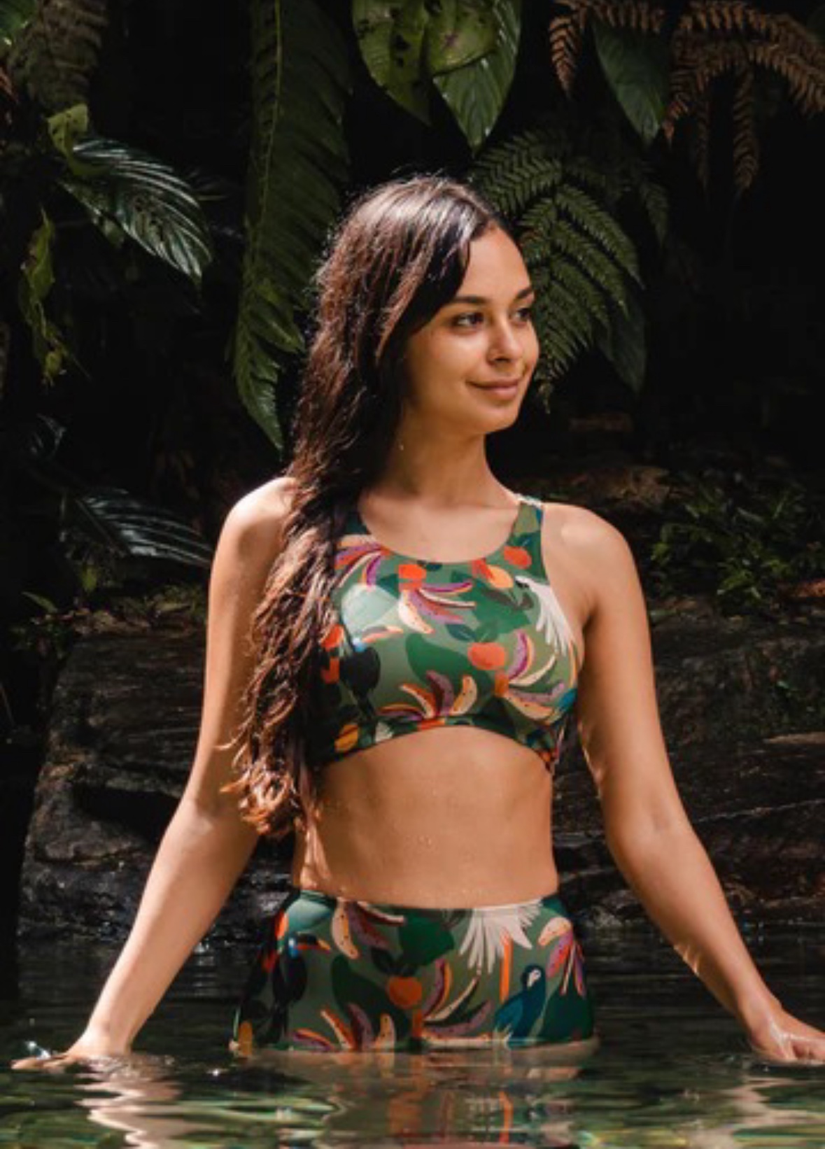 BNWT Mimi & August XS High Neck Bikini top Tropical Parrot print - photo 2