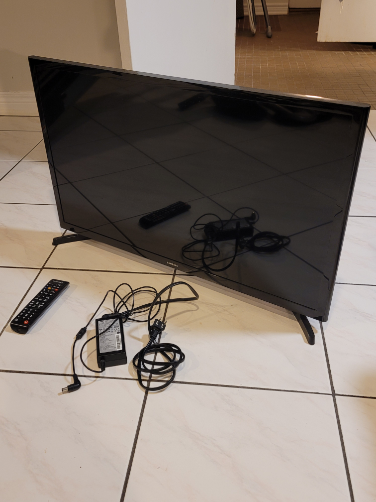 TV Samsung 28" thumbnail