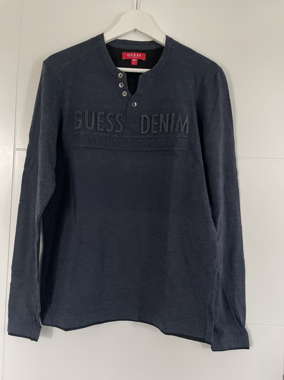 GUESS Sweatshirt | 3D Letter Print #freecycle