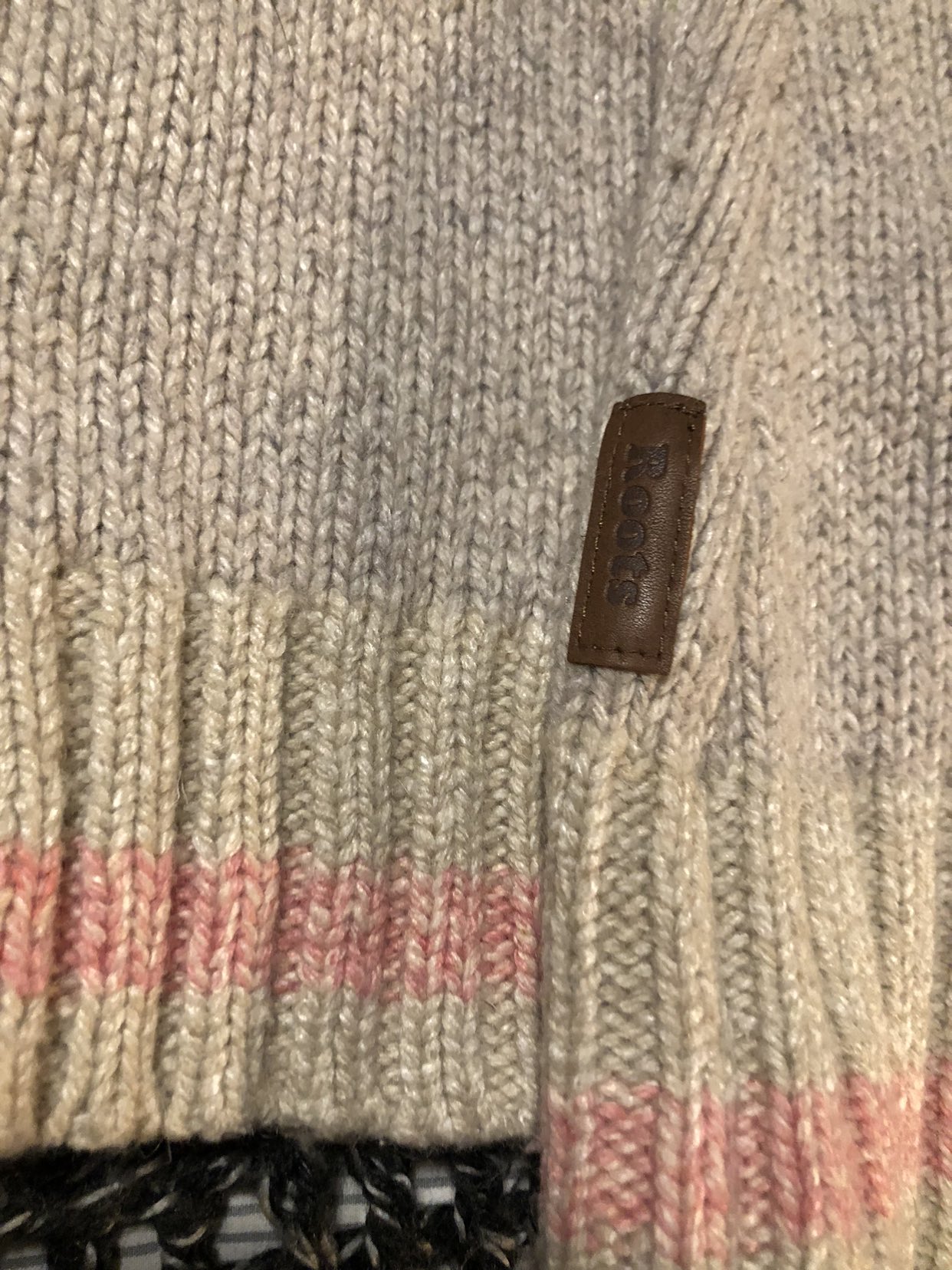 Women’s Roots sweater - photo 3