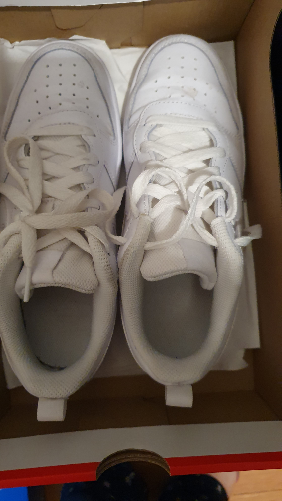 Nike White Sneakers image indicator(5)