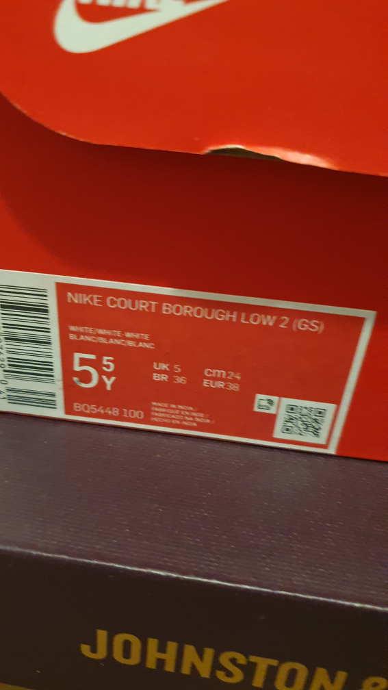 Nike White Sneakers image indicator(6)