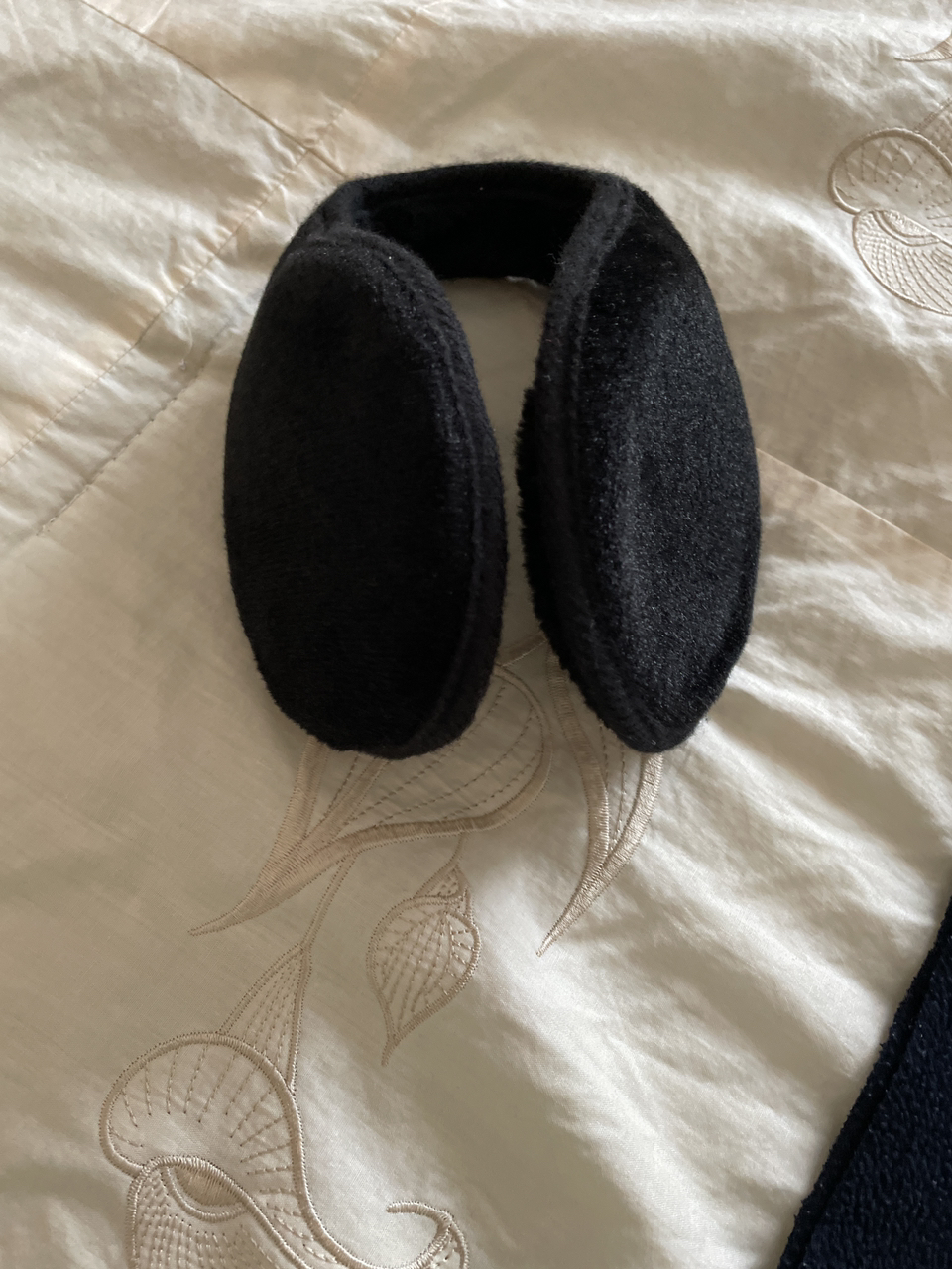 Scarf and ear warmer like new image indicator(3)