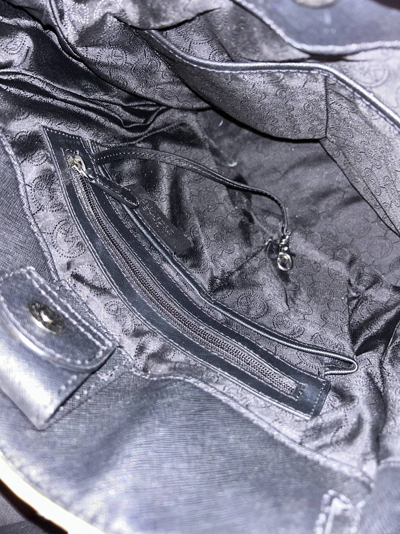 Authentic Micheal Kors big bag image indicator(2)