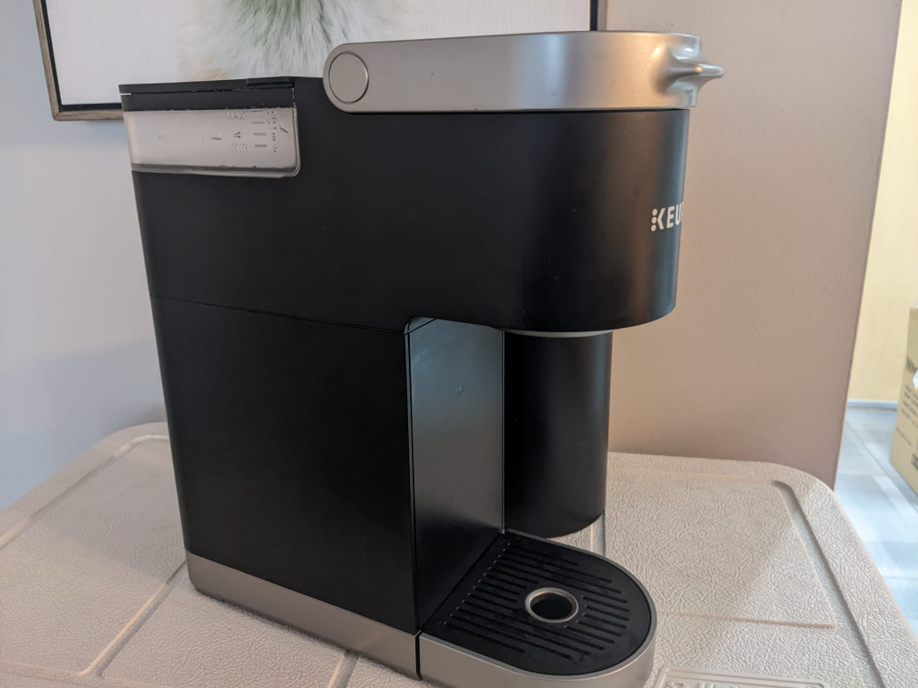 KEURIG K-MINI SINGLE SERVE COFFEE MAKER