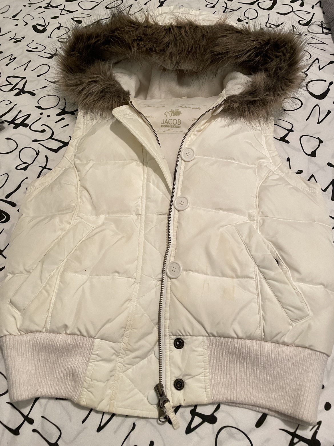 White jacket vest ❄️ image indicator(2)