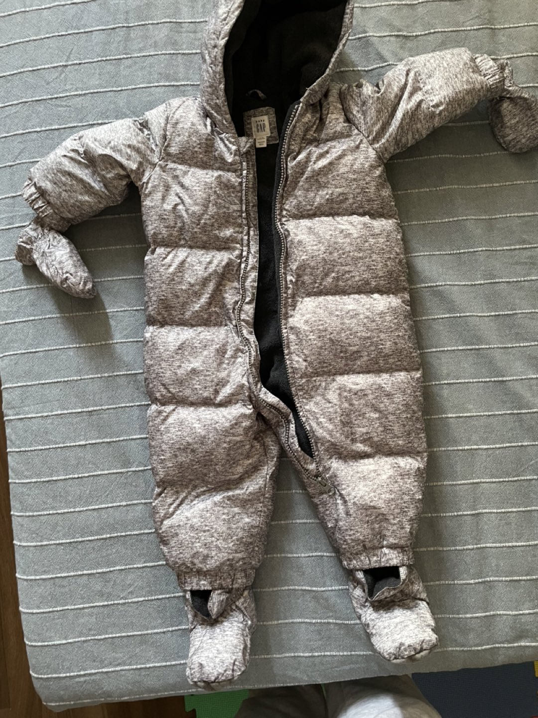 snowsuit Gap 12-18м