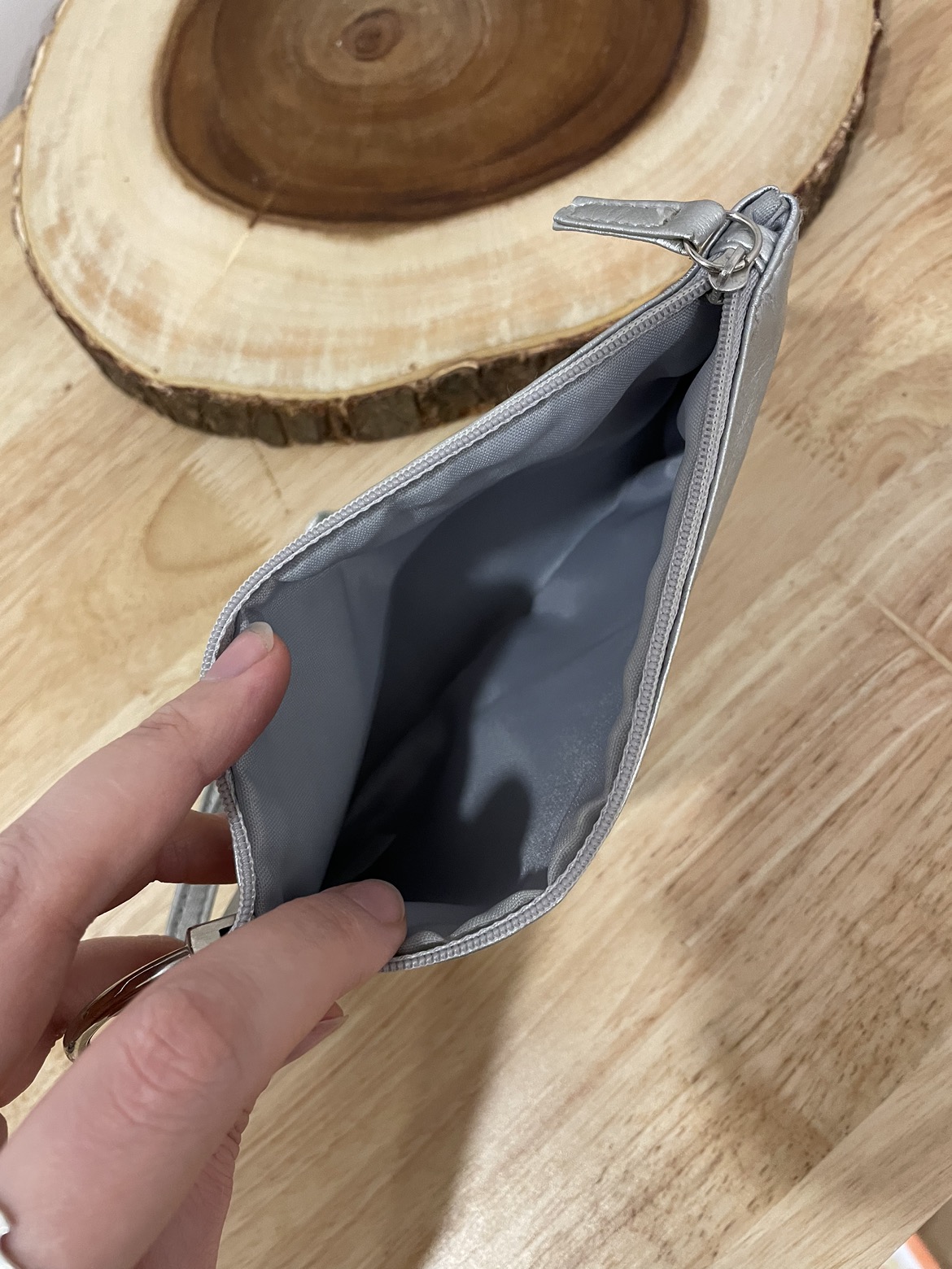 Silver wristlet image indicator(3)