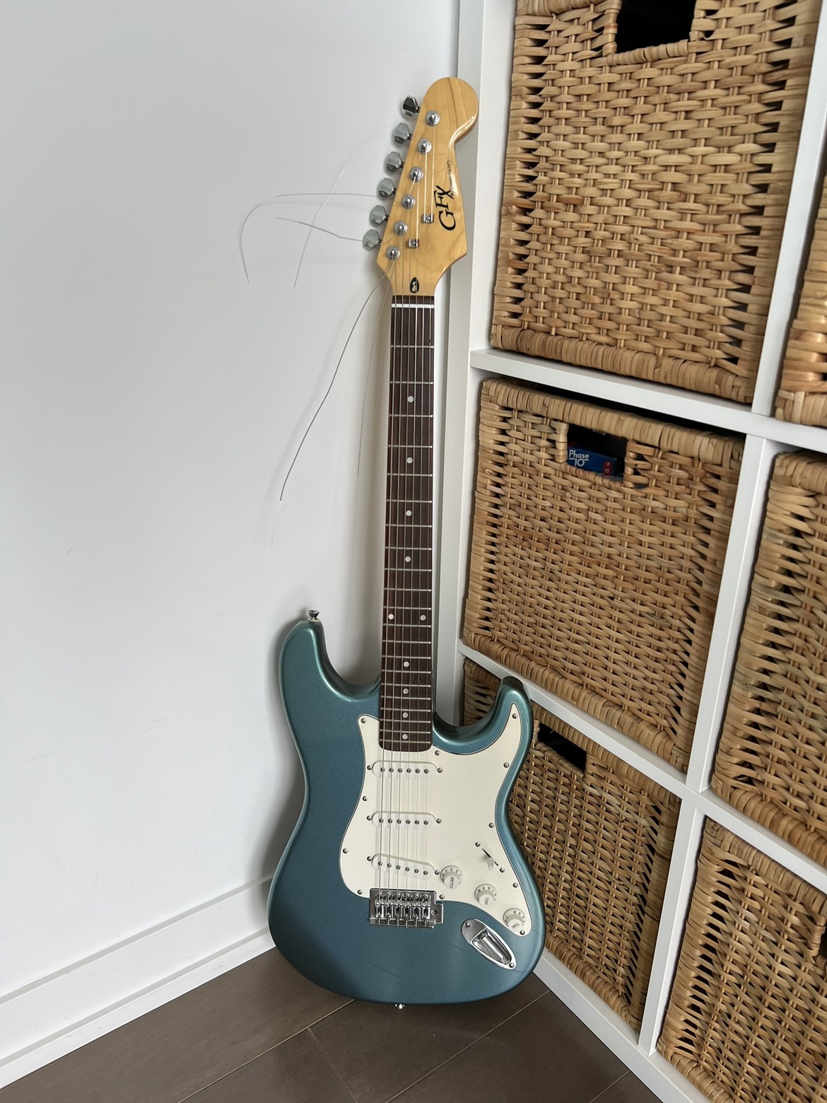 Electric guitar thumbnail