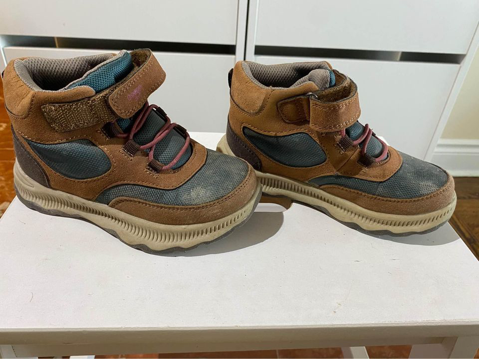 Osh Kosh Toddler Hiking Boots - Size 11 image indicator(3)