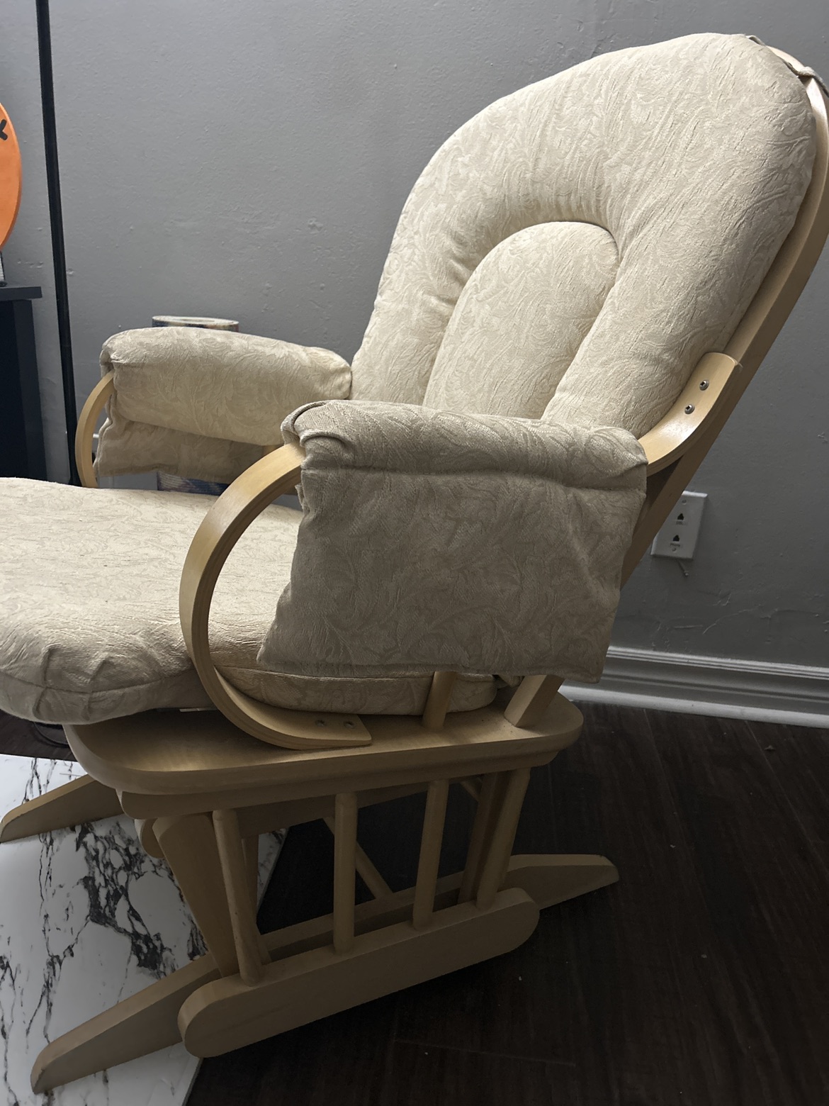 Rocking chair (good condition) ❄️ - photo 2