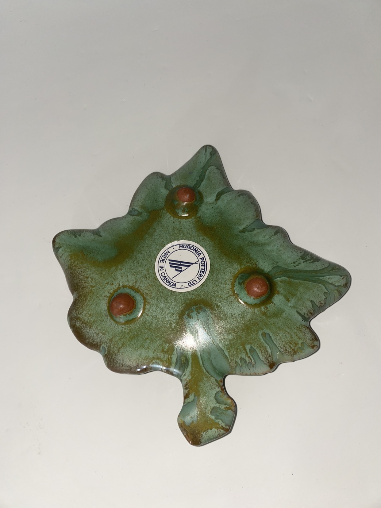 Vintage Huronia Pottery Made In Canada Green Maple Leaf Dish image indicator(2)