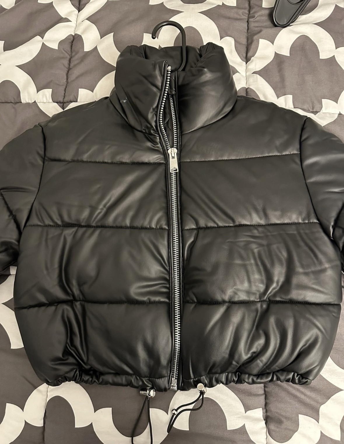 Faux leather cropped puffer jacket